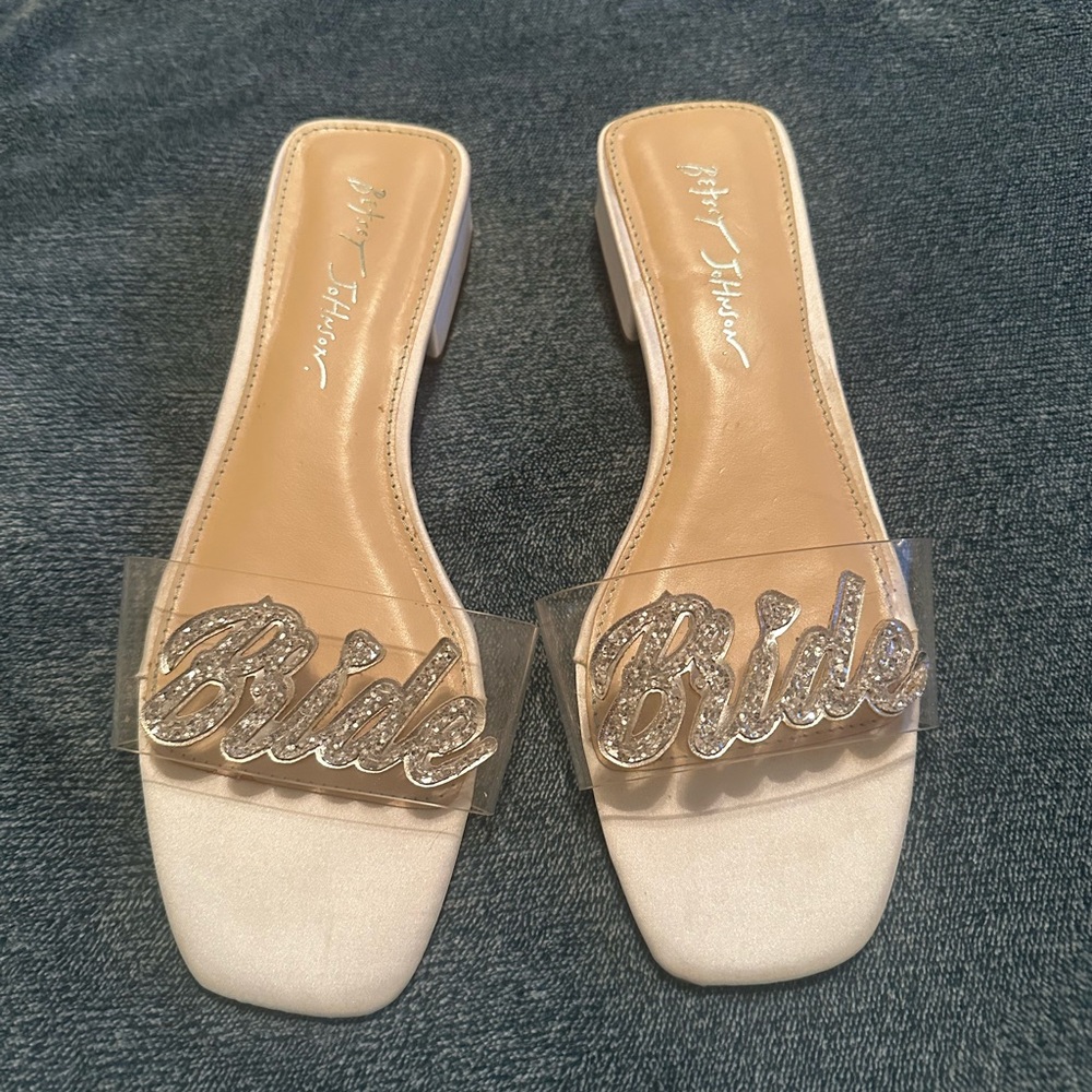 Betsey Johnson Bride Clear Slides Low Heel - Size 8 (Like New)